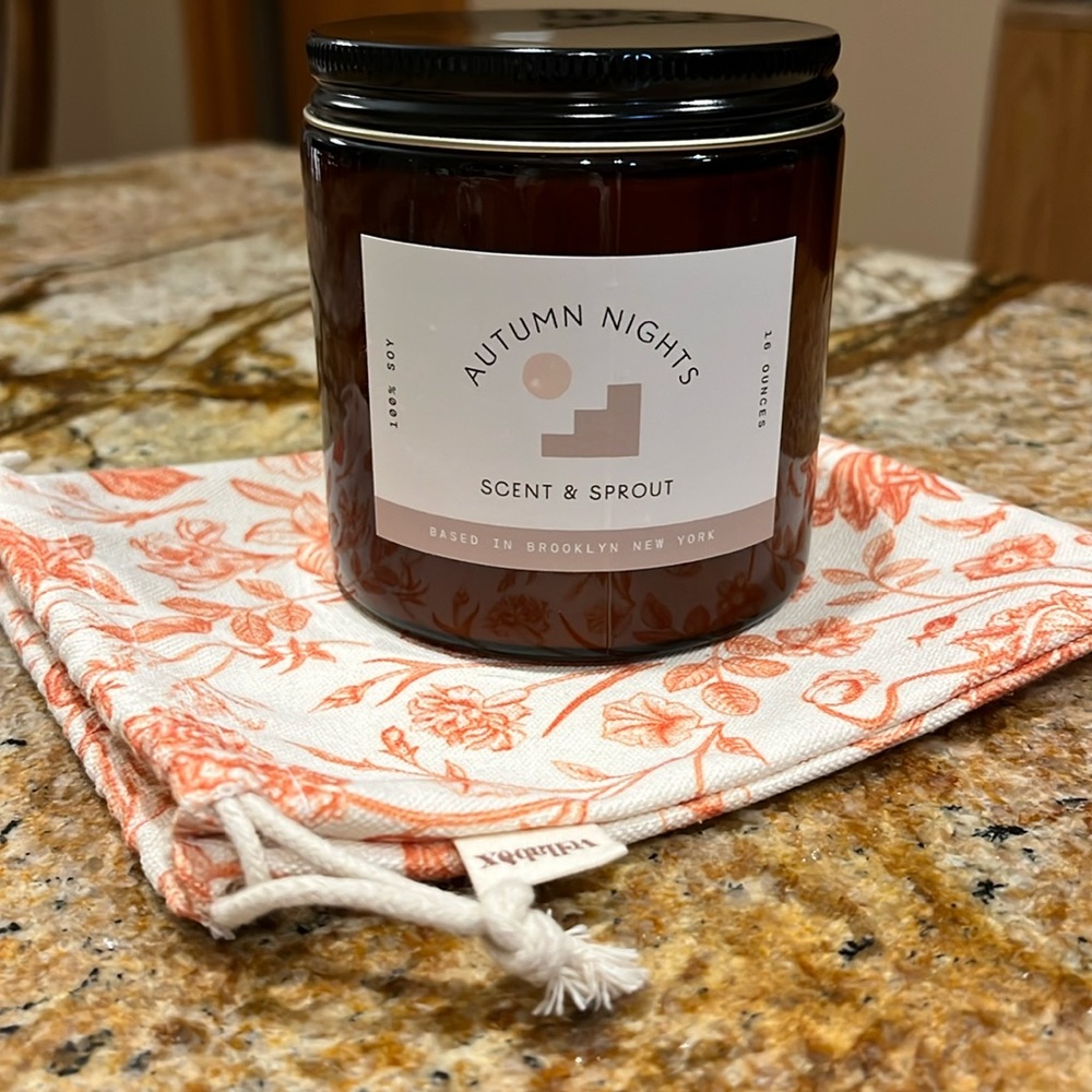 NWT Scent & Sprout 16oz Soy Candle with satchel.